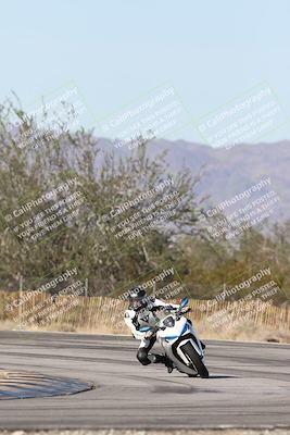 media/Dec-01-2025-Moto Forza (Mon) [[2daa91e15f]]/3-Beginner Group/Session 3 (Turn 3)/